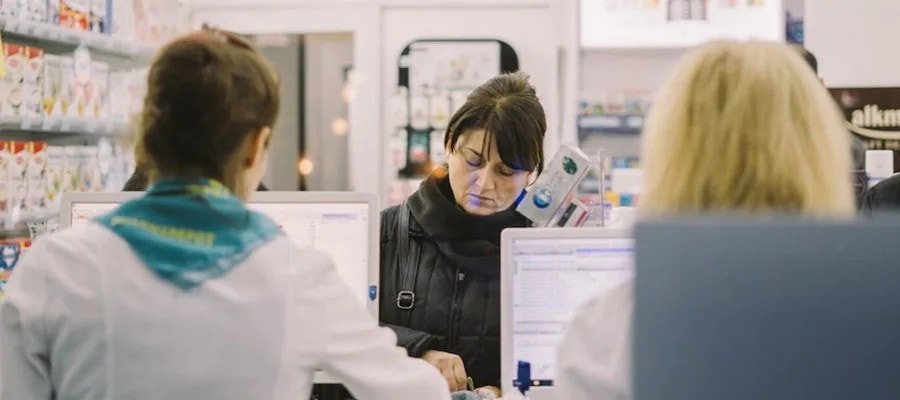 IBM Crypto Anchor Verifier uses a mobile phone, optical device, and AI to detect substance differences at one-micron resolution.