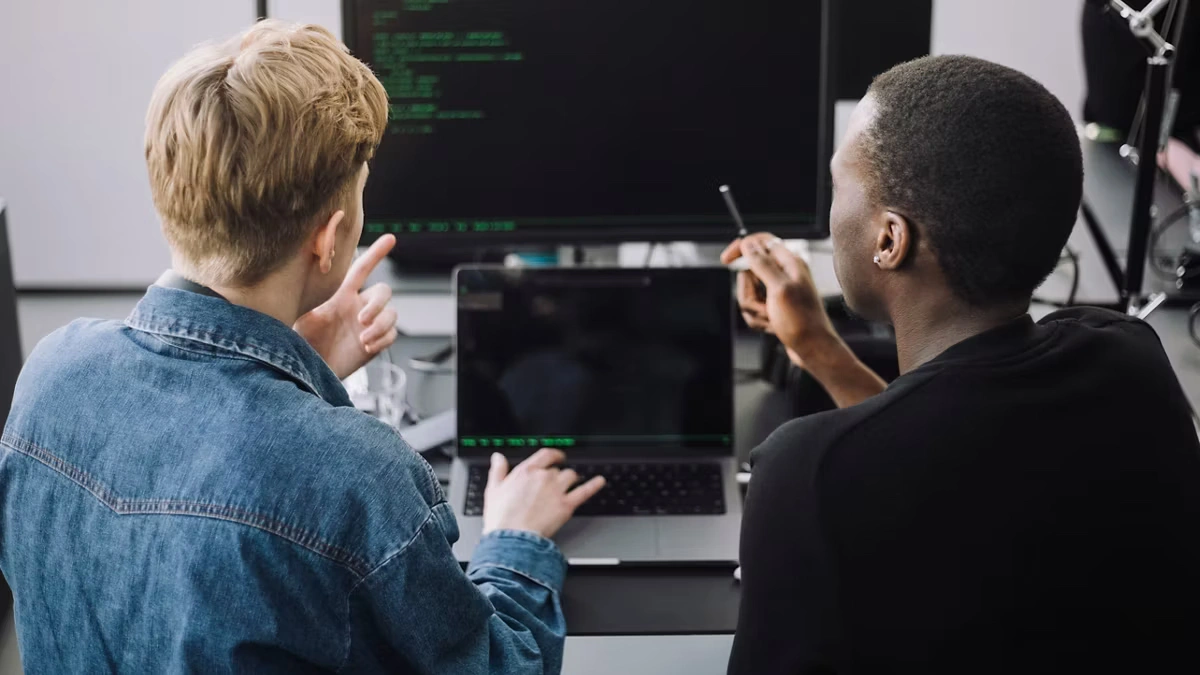 Retrieves Command Info